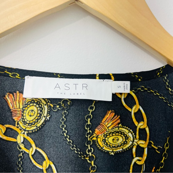 ASTR The Label Black Chain Print Surplice Long Sleeve Bodysuit - Picture 3 of 10